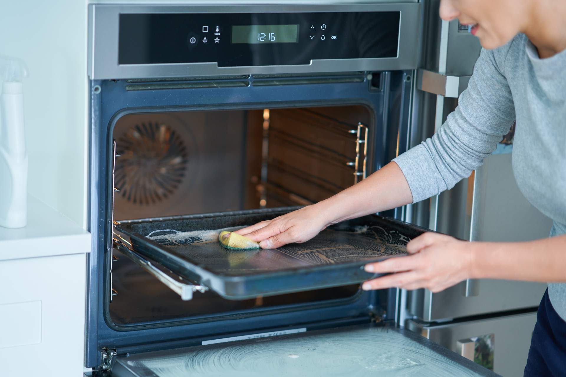 Comment nettoyer efficacement ses plaques de cuisson ?